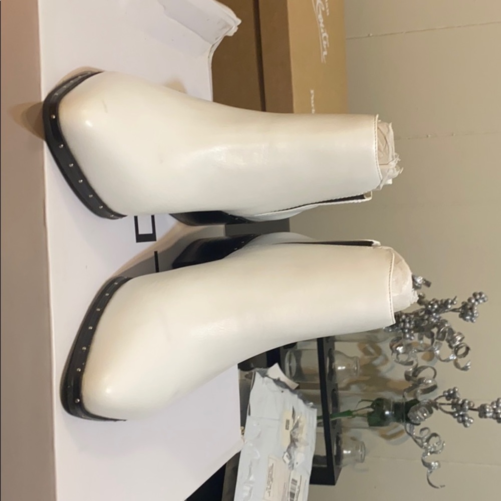 Ankle boots